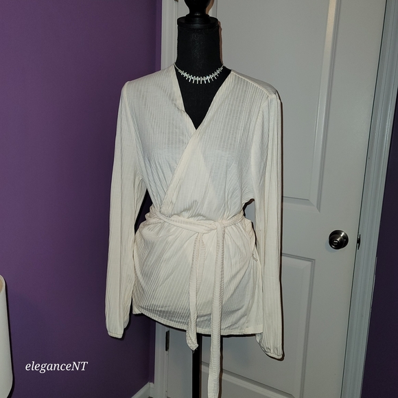 Lane Bryant Tops - Lane Bryant Cream Wrap Blouse Sz: 14/16